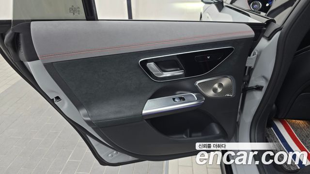 Mercedes-Benz EQE 2023 — photo 15