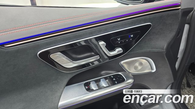 Mercedes-Benz EQE 2023 — photo 28