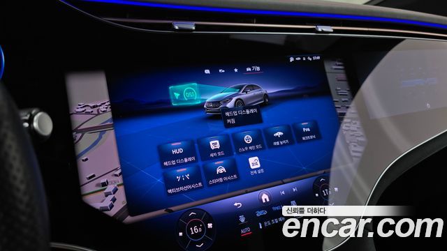 Mercedes-Benz EQE 2023 — photo 32
