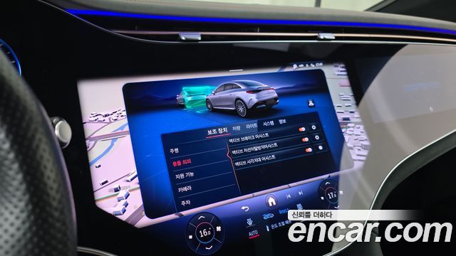 Mercedes-Benz EQE 2023 — photo 33