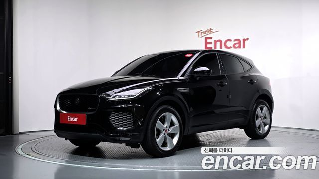Jaguar E-PACE 2018 — photo 1