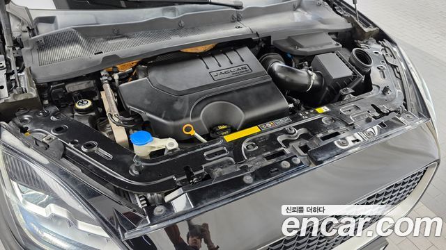 Jaguar E-PACE 2018 — photo 6