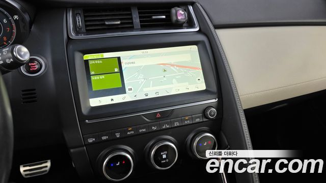 Jaguar E-PACE 2018 — photo 19