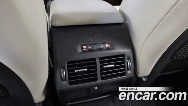 Jaguar E-PACE 2018 — photo 25