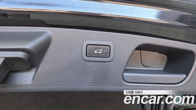 Jaguar E-PACE 2018 — photo 27