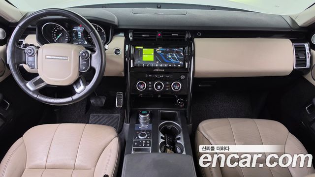 Land Rover Discovery 2018 — photo 10