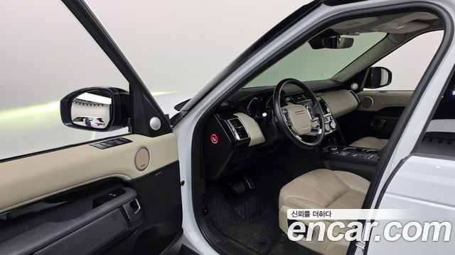 Land Rover Discovery 2018 — photo 13