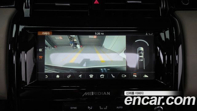 Land Rover Discovery 2018 — photo 20