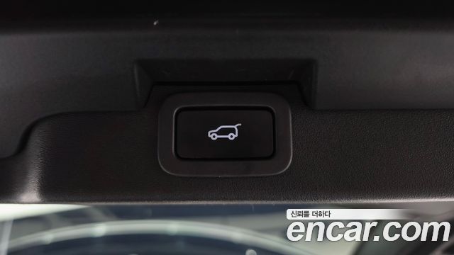 Land Rover Discovery 2018 — photo 23