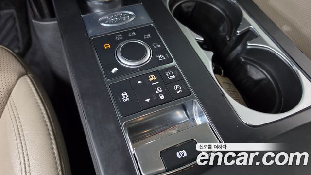 Land Rover Discovery 2018 — photo 25