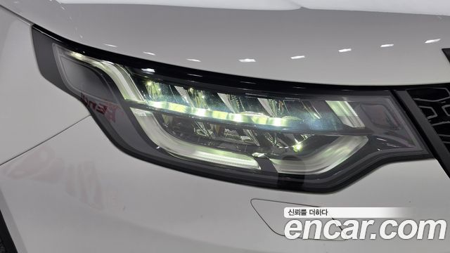 Land Rover Discovery 2018 — photo 8