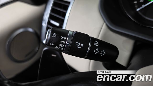 Land Rover Discovery 2018 — photo 29