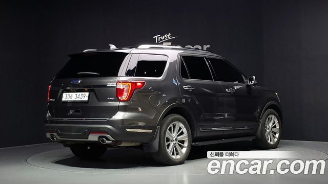 Ford Explorer 2019 — photo 2
