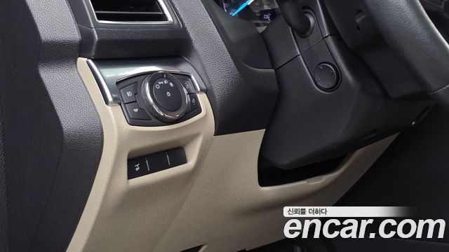 Ford Explorer 2019 — photo 23