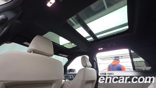 Ford Explorer 2019 — photo 25