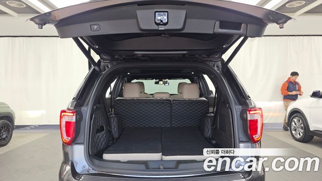 Ford Explorer 2019 — photo 26