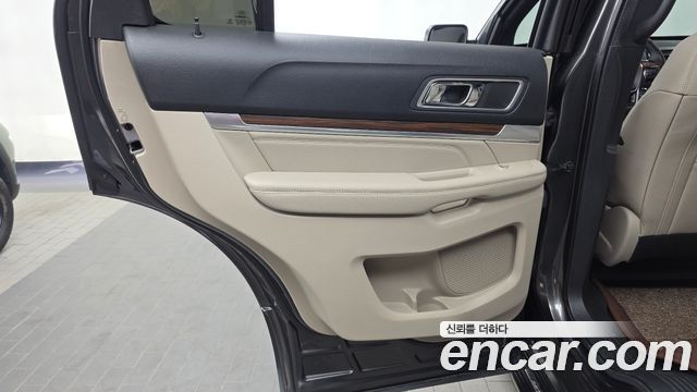 Ford Explorer 2019 — photo 15