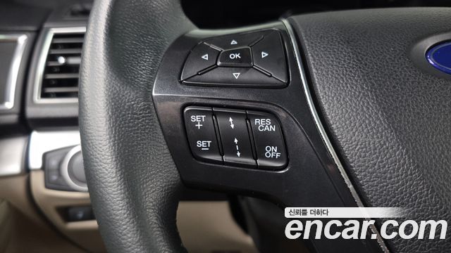 Ford Explorer 2019 — photo 32