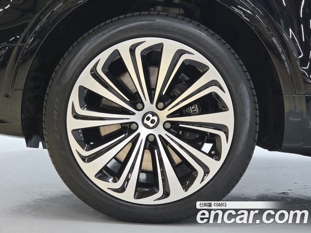 Bentley Bentayga 2023 — photo 5