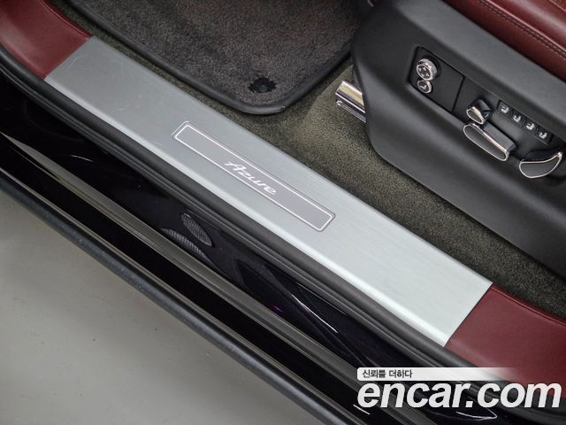 Bentley Bentayga 2023 — photo 6