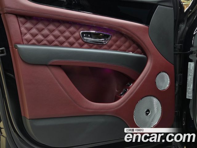 Bentley Bentayga 2023 — photo 7