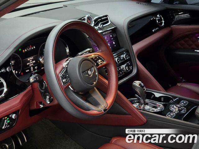 Bentley Bentayga 2023 — photo 8