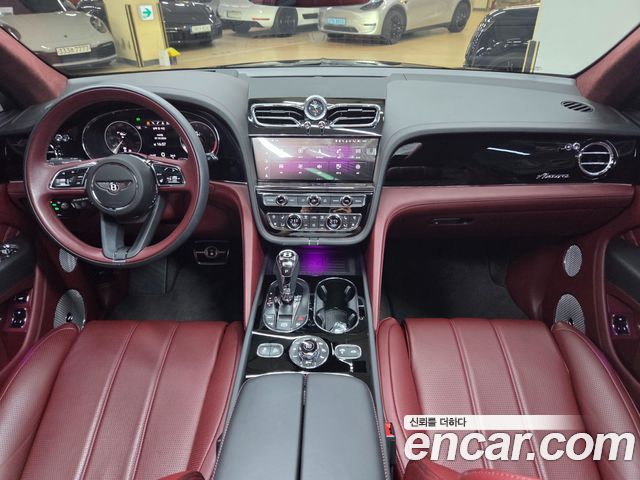 Bentley Bentayga 2023 — photo 12