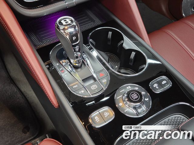 Bentley Bentayga 2023 — photo 17