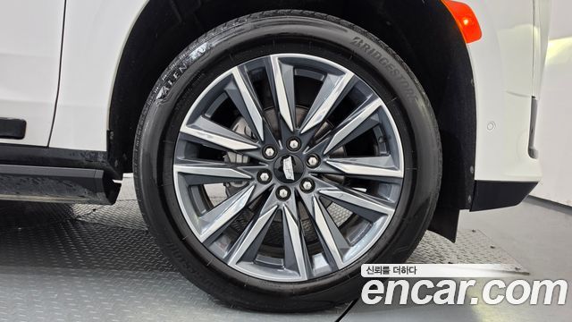 Cadillac Escalade 2022 — photo 7