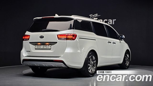 Kia Canival 2015 — photo 2