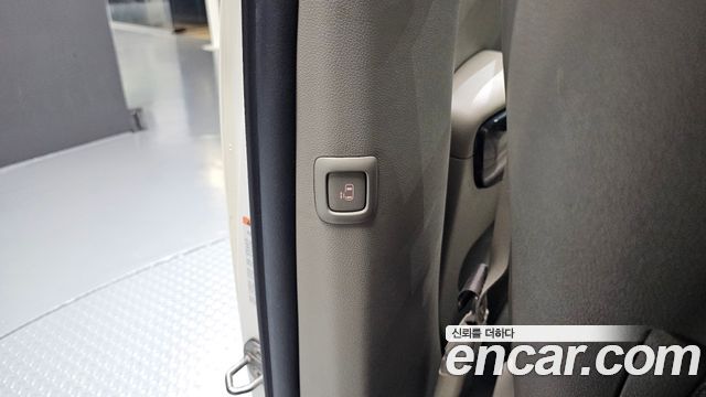 Kia Canival 2015 — photo 19