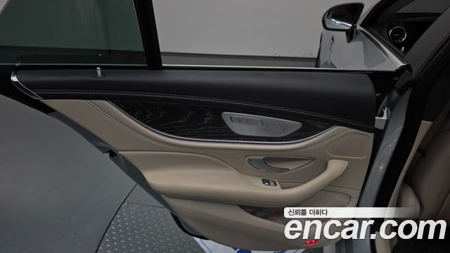 Mercedes-Benz AMG GT 2019 — photo 15