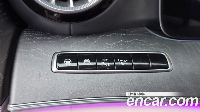 Mercedes-Benz AMG GT 2019 — photo 28