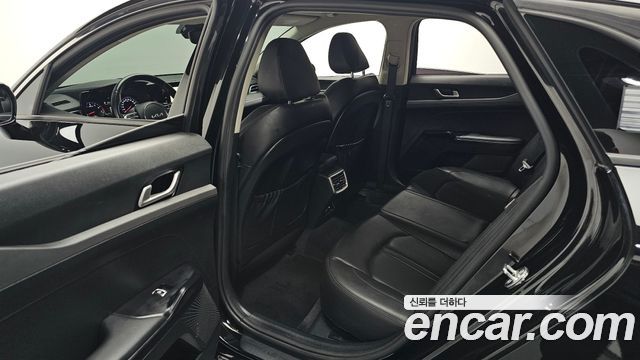 Kia K5 2023 — photo 18