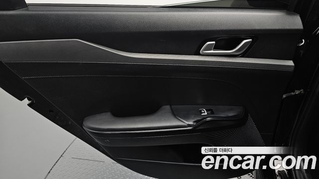 Kia K5 2023 — photo 15