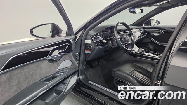 Audi A8 2020 — photo 10