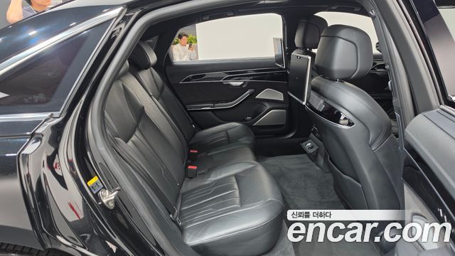Audi A8 2020 — photo 12
