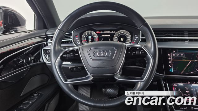 Audi A8 2020 — photo 13