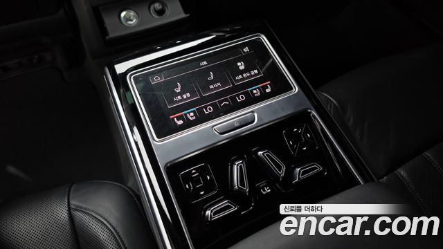 Audi A8 2020 — photo 18