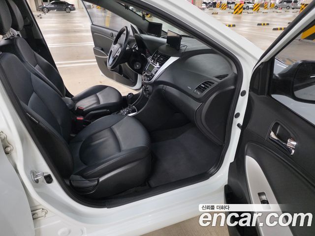 Hyundai Accent 2014 — photo 12