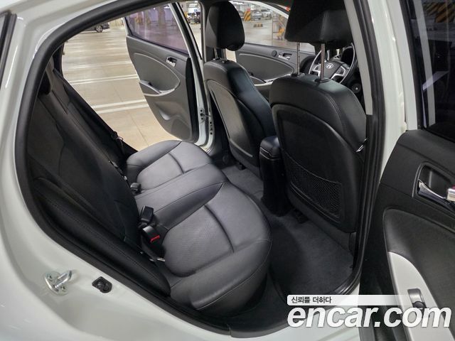 Hyundai Accent 2014 — photo 13