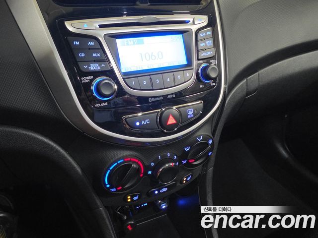 Hyundai Accent 2014 — photo 15