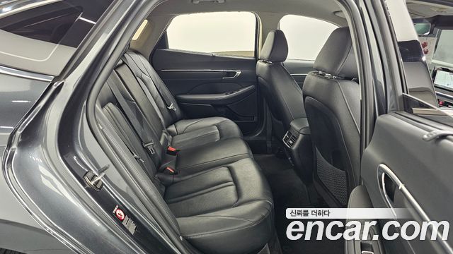 Hyundai Sonata 2023 — photo 16