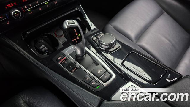 BMW 5-Series 2016 — photo 12