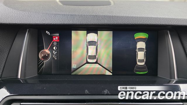 BMW 5-Series 2016 — photo 22