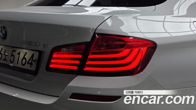 BMW 5-Series 2016 — photo 9