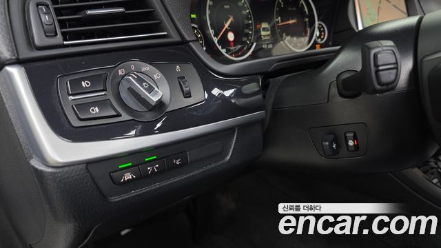 BMW 5-Series 2016 — photo 27