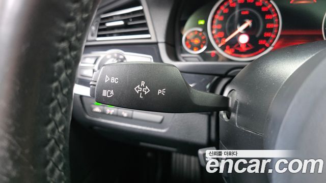 BMW 5-Series 2016 — photo 29