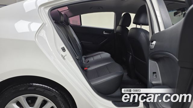 Kia K3 2017 — photo 17