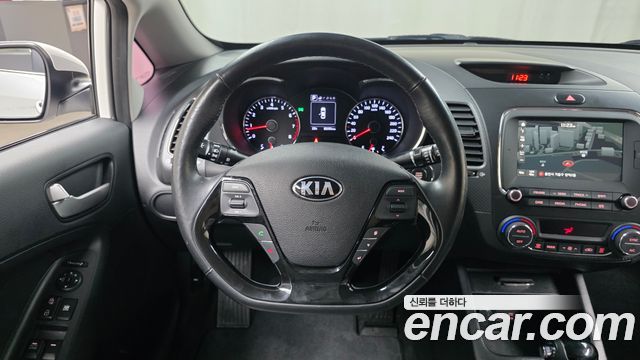 Kia K3 2017 — photo 21